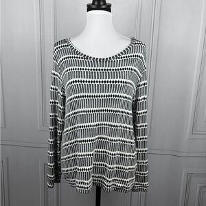 Black and white sweater 🖤